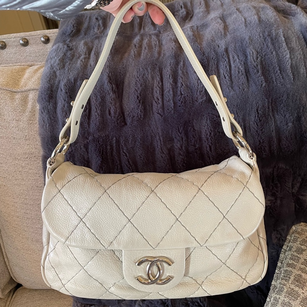 CHANEL CAVIAR LEATHER DIAMOND STITCHED PURSE